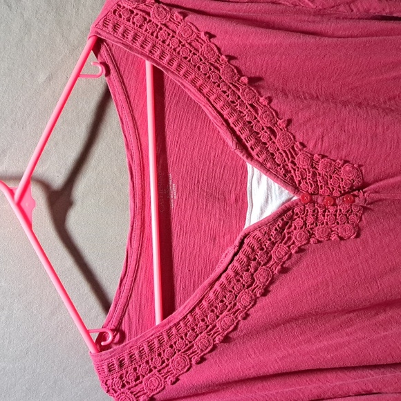 Woman's plus size 3/4 sleeve top - Picture 3 of 5